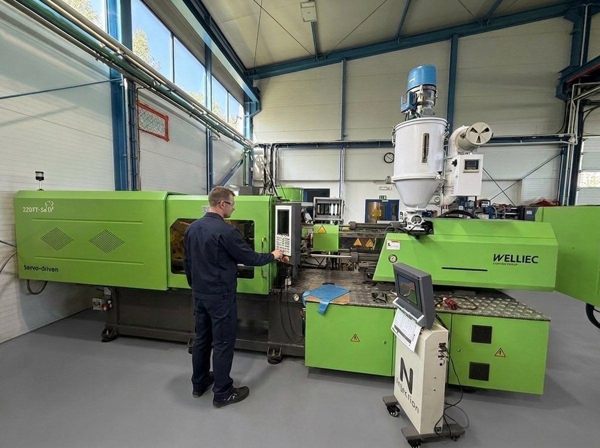 Injection moulding machine M02 — Welltec 220FT-SeII, 220 t clamping force, ANITEX plant Lgota