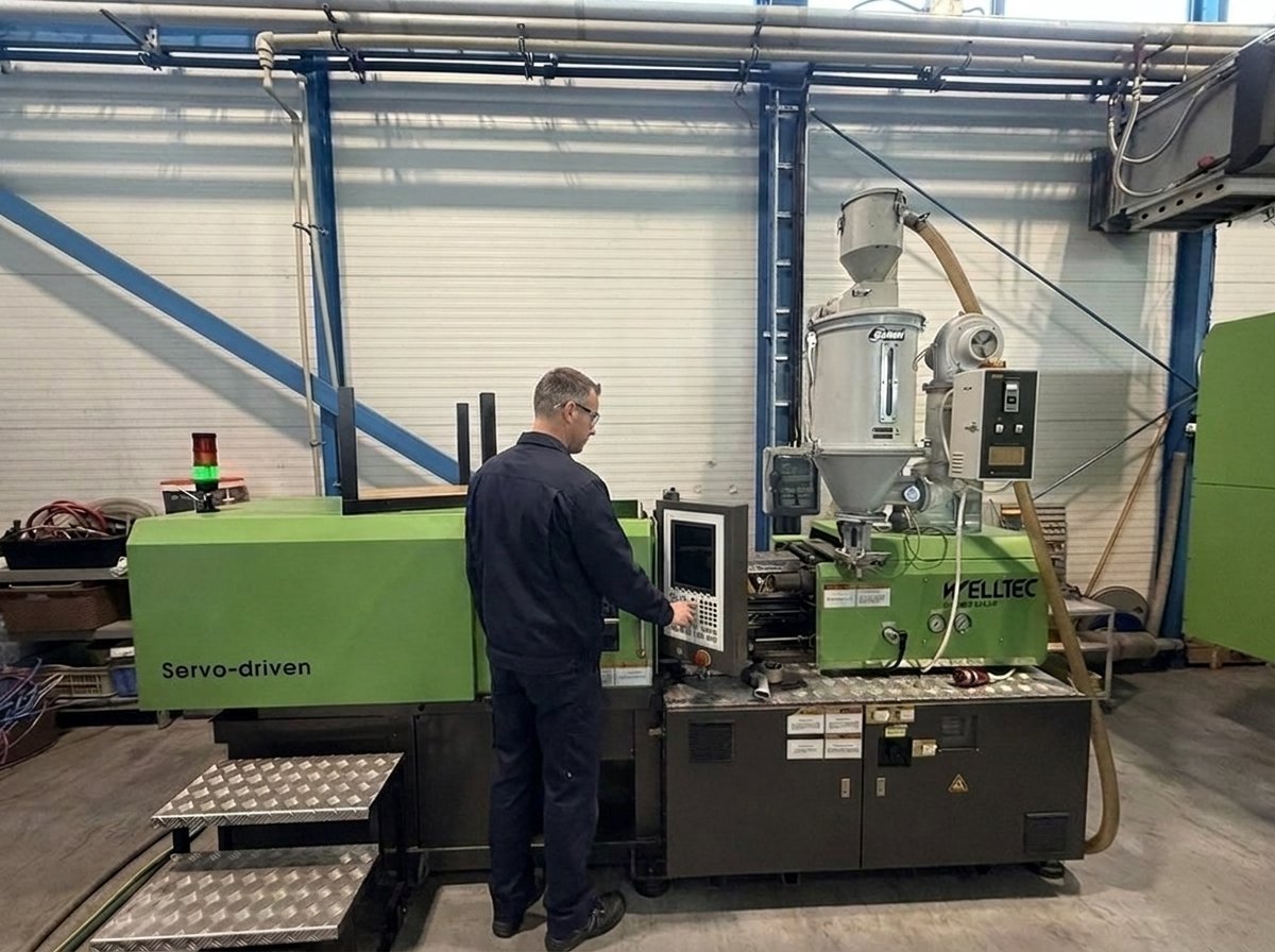Injection moulding machine M28 — Welltec TTI-22HSE, 22 t clamping force, ANITEX plant Lgota