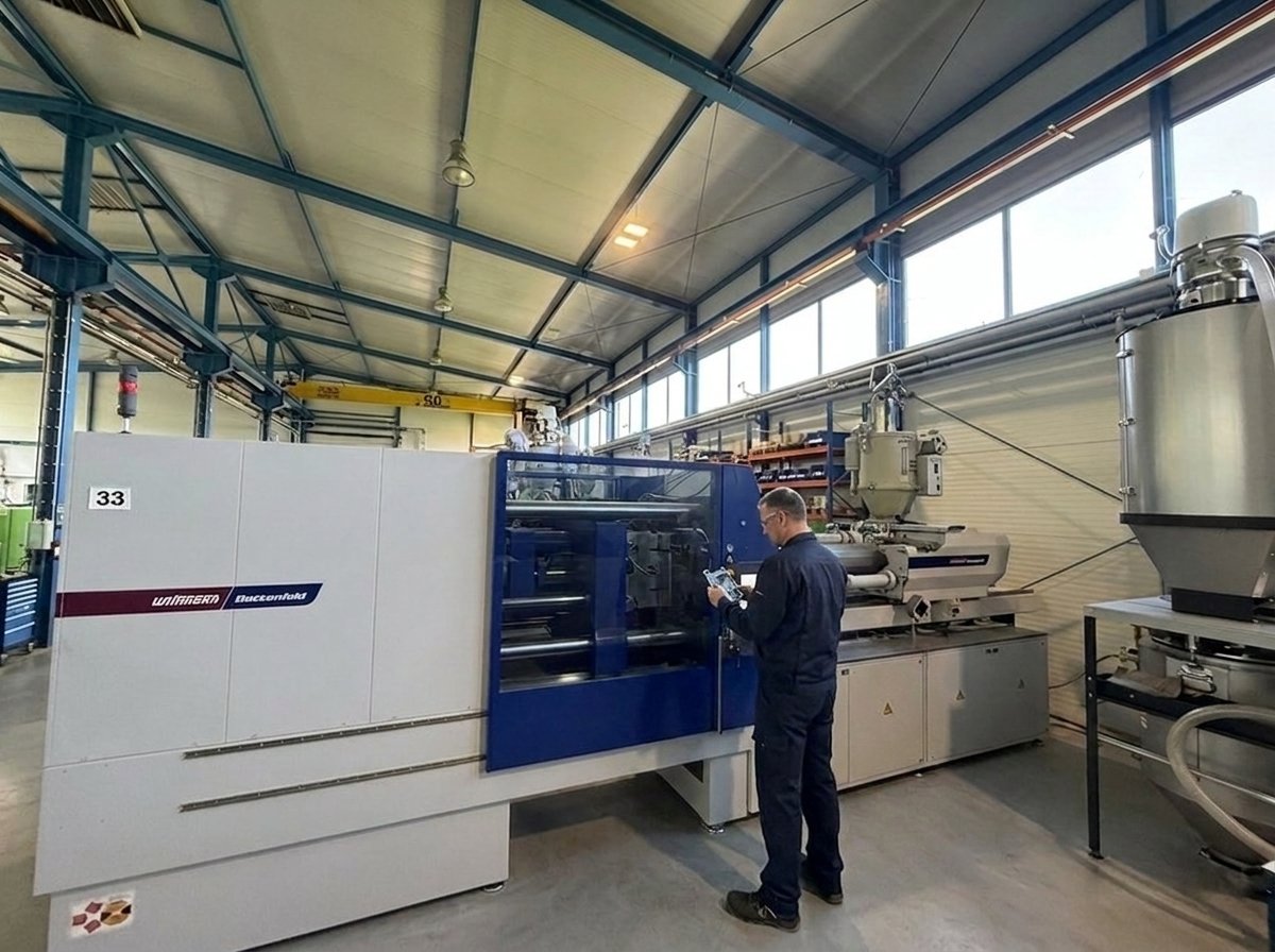 Spritzgießmaschine M33 — Wittmann Battenfeld SmartPower 350, Baujahr 2021